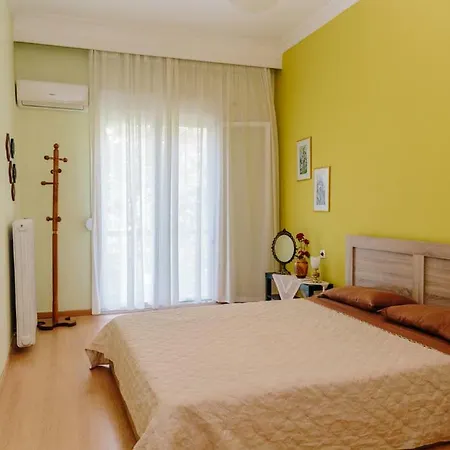 Cosy Apartment In The Centre Of Komotini Exterior photo